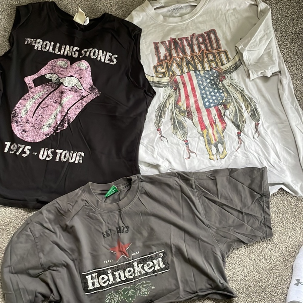 GRAPHIC TEE BUNDLE